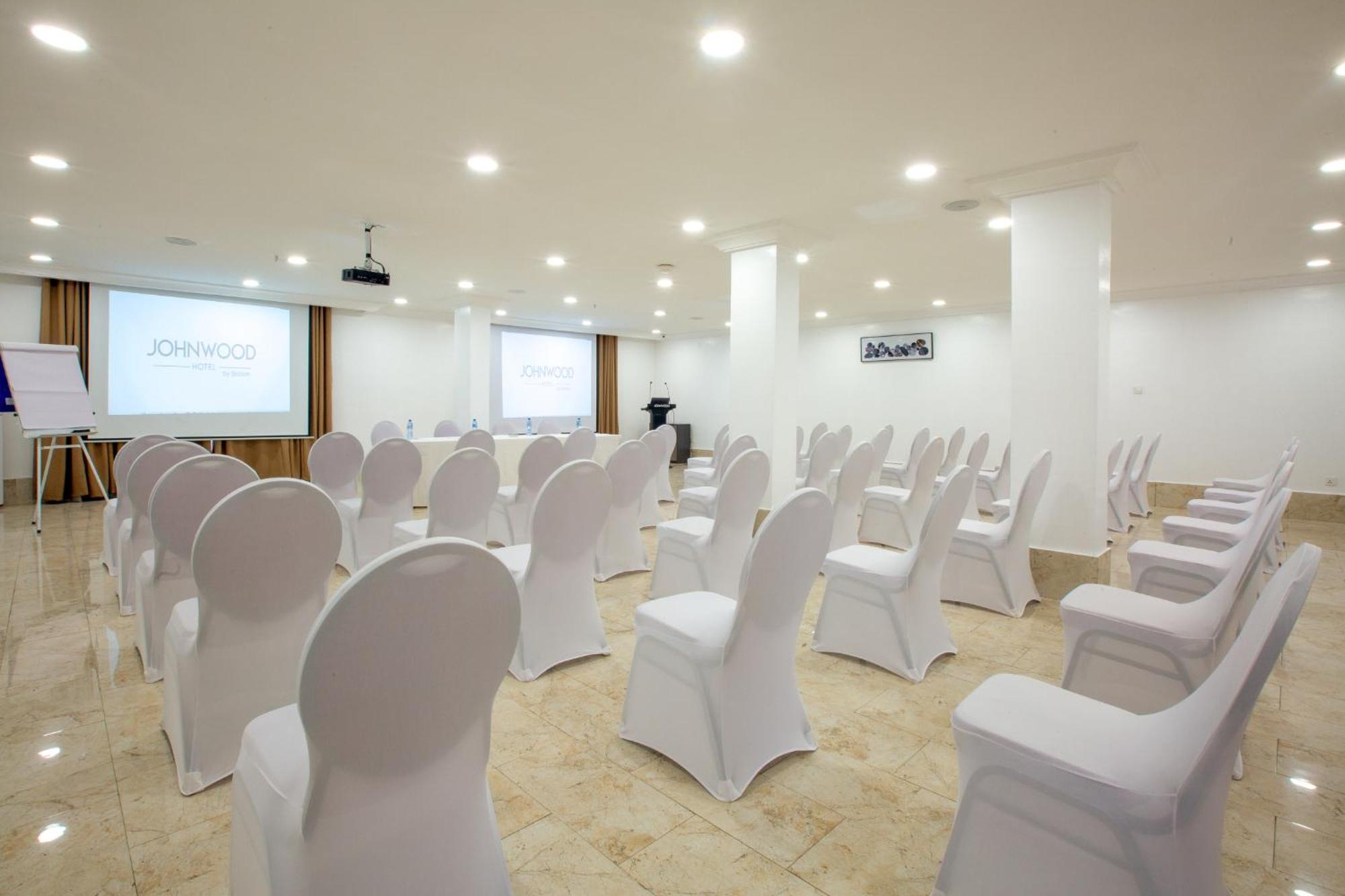 Johnwood Hotel By Bolton Abuja Exterior photo