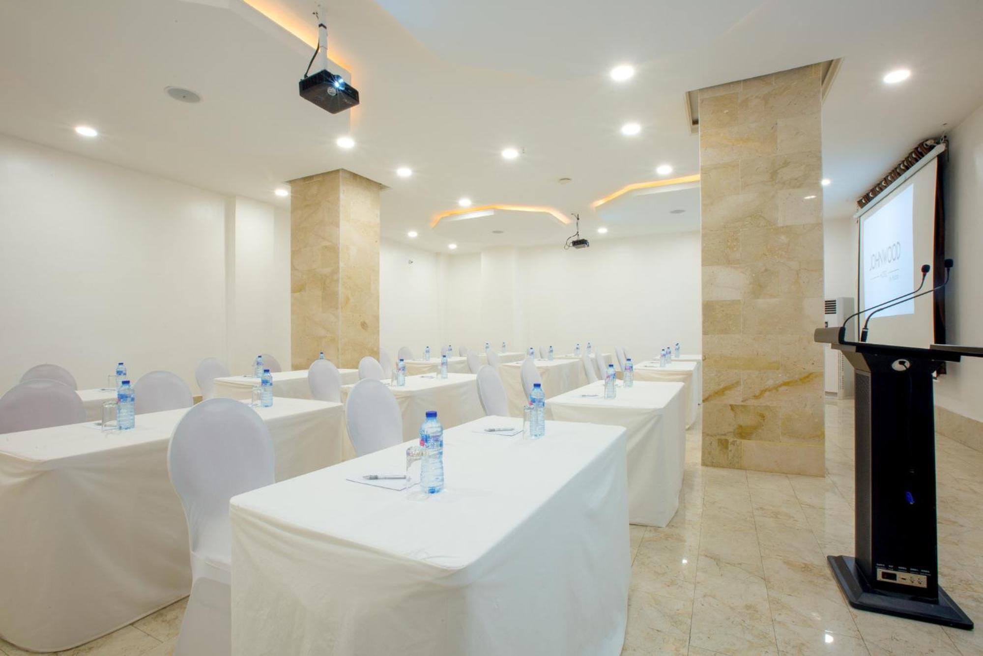 Johnwood Hotel By Bolton Abuja Exterior photo