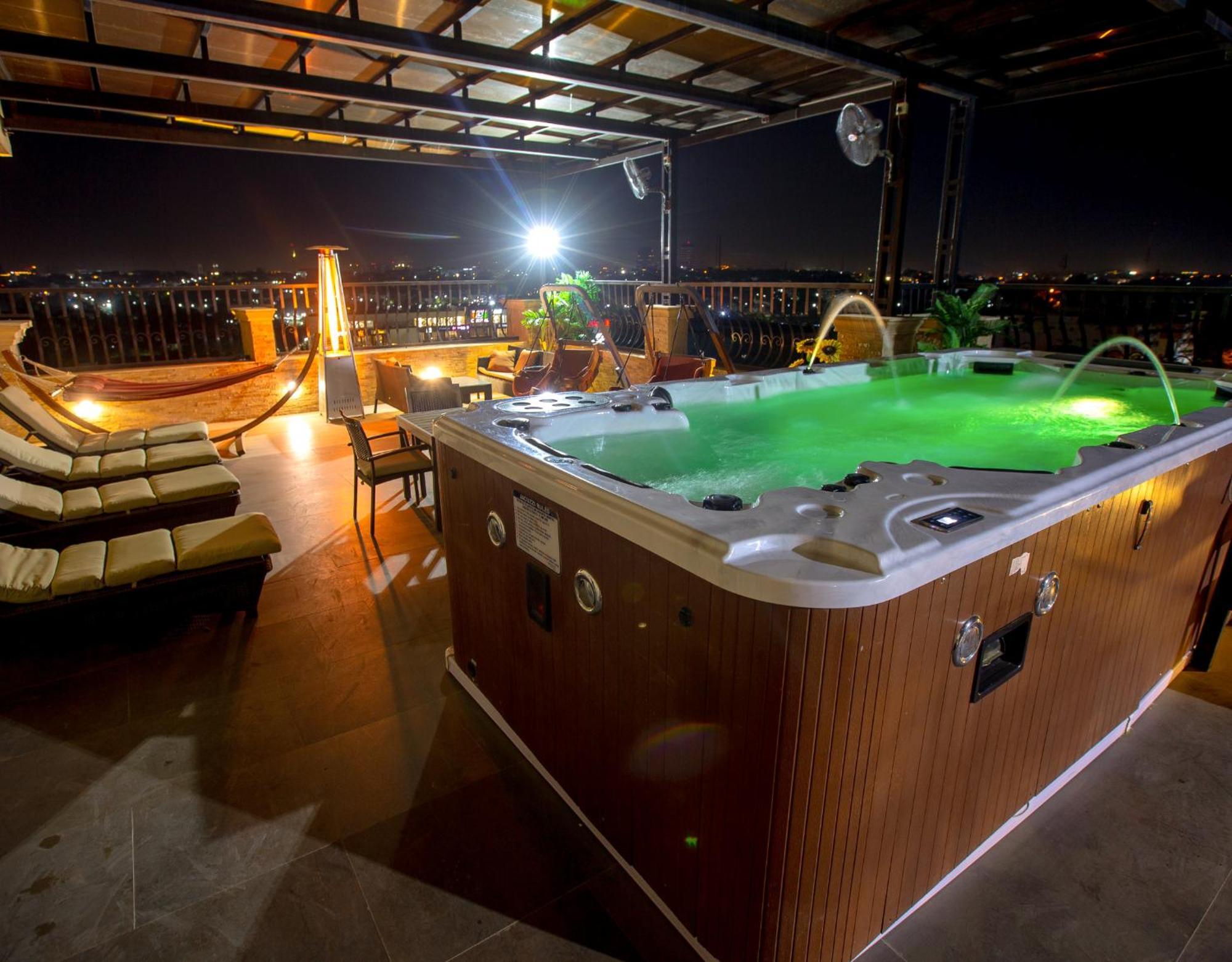 Johnwood Hotel By Bolton Abuja Exterior photo