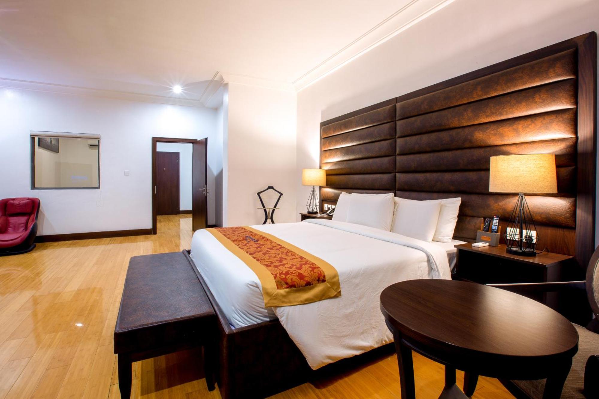Johnwood Hotel By Bolton Abuja Exterior photo