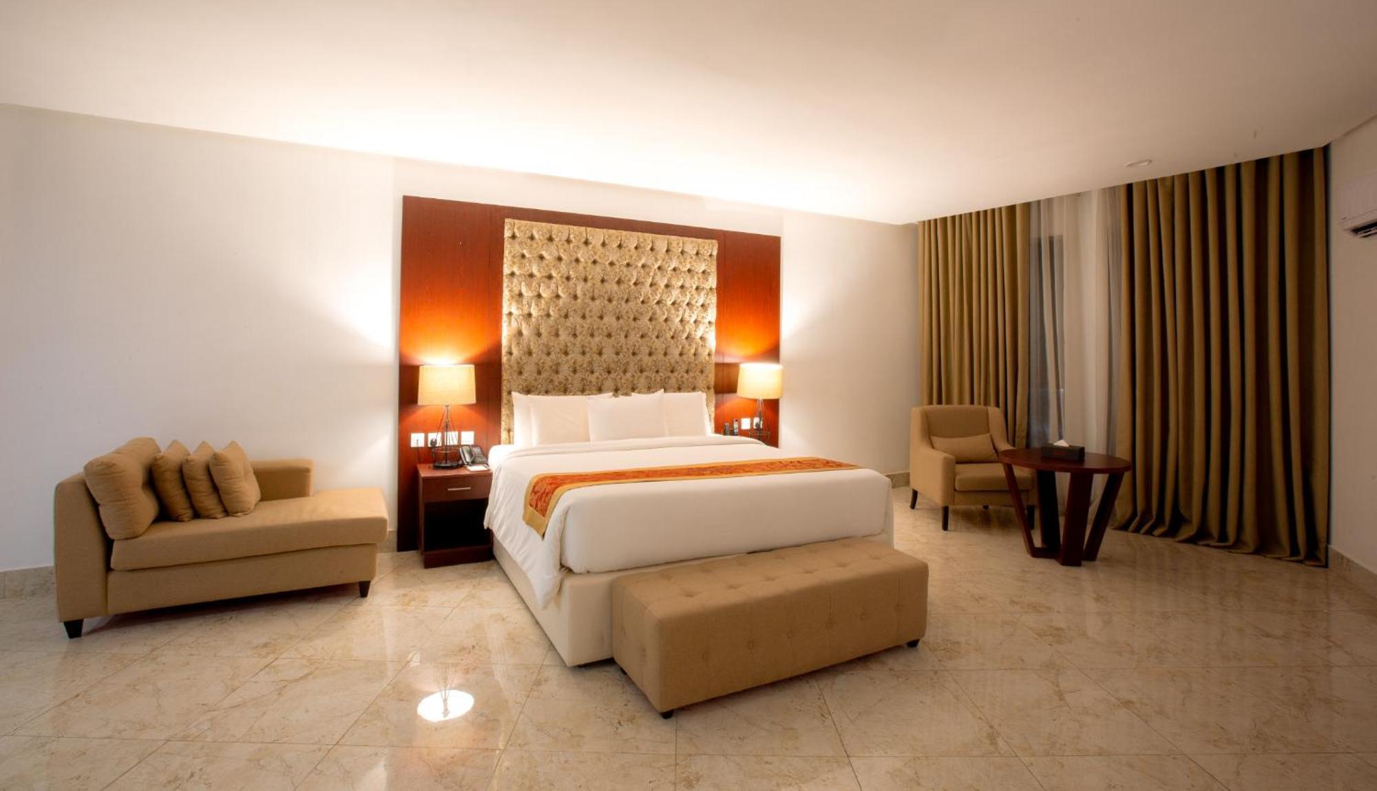Johnwood Hotel By Bolton Abuja Exterior photo